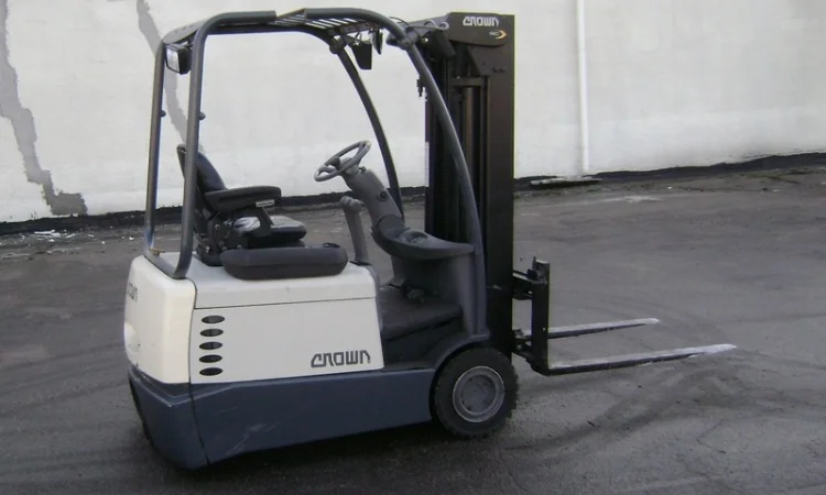 Аренда вилочный погрузчик б/у Crown SC4220-1.3 с электродвигателем - фото № 4