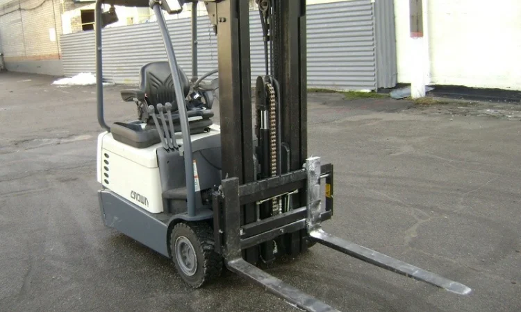 Аренда вилочный погрузчик б/у Crown SC4220-1.3 с электродвигателем - фото № 5
