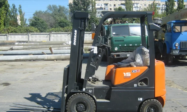 Продам погрузчик D15G Doosan дизель. Лучшая цена - фото № 1