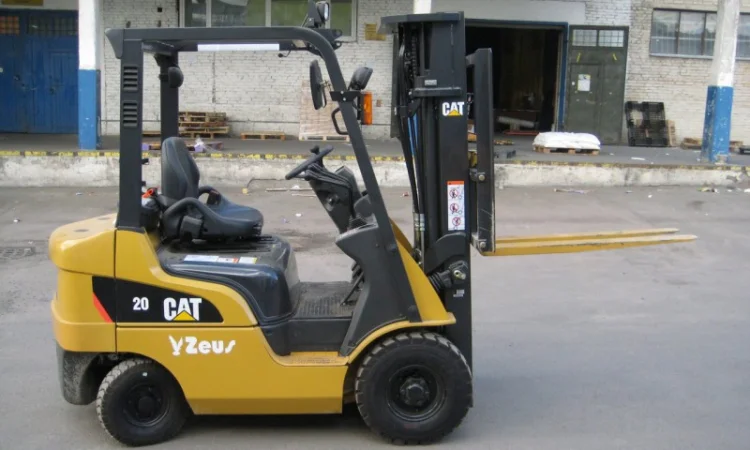Продам погрузчик вилочный Caterpillar DP20CNT. Супер акция - фото № 1