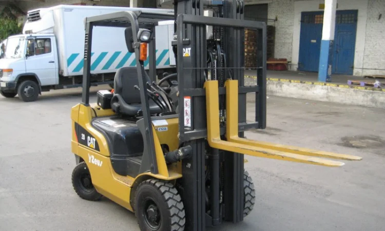 Продам погрузчик вилочный Caterpillar DP20CNT. Супер акция - фото № 2