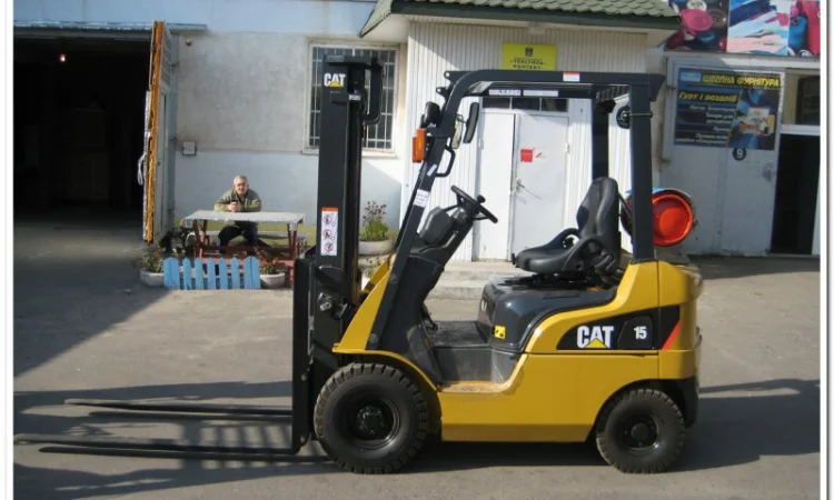 Продам газовый погрузчик CAT (Япония), г/п 1, 5т. Супер акция - фото № 1