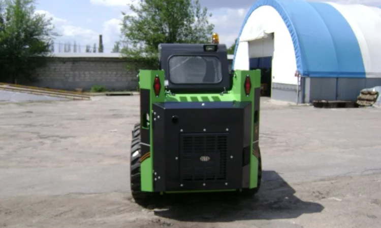 Продам ковшовый мини погрузчик Digger модель SSL6700 - фото № 3