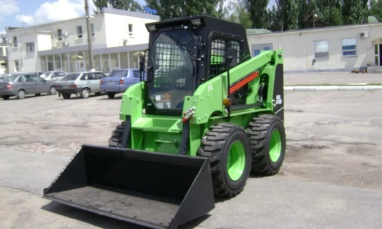 Продам ковшовый мини погрузчик Digger модель SSL6700 - фото № 5