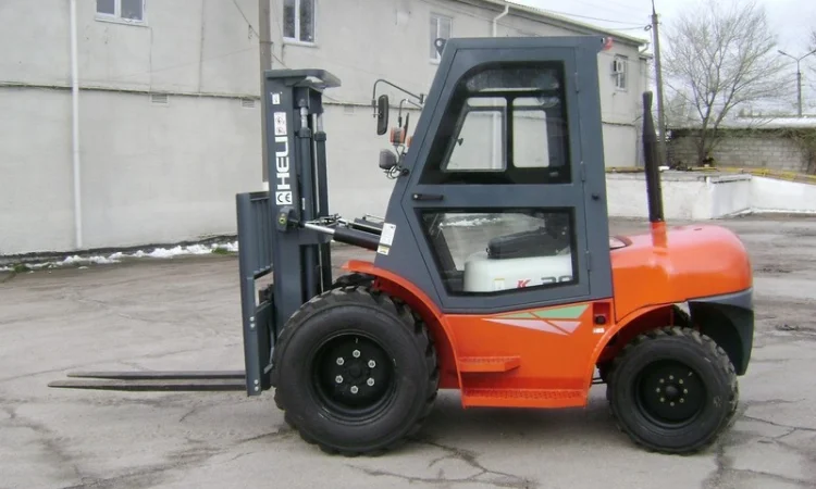 Продам автопогрузчик высокой проходимости г/п 3т Heli - фото № 1