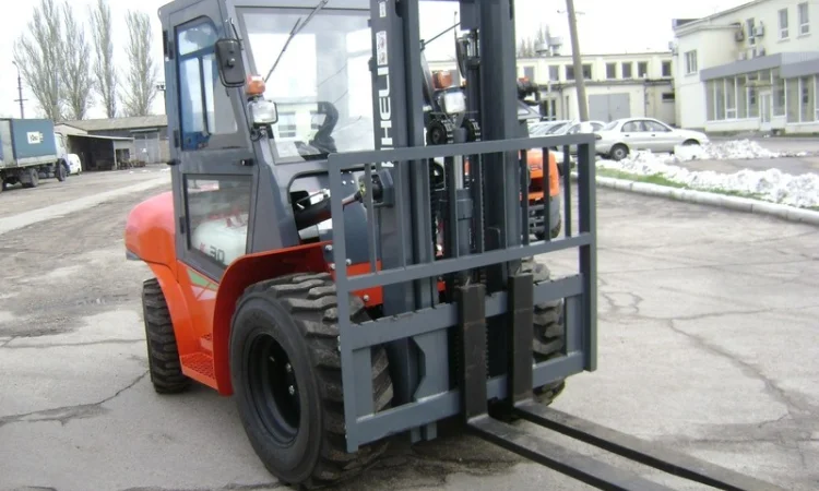 Продам автопогрузчик высокой проходимости г/п 3т Heli - фото № 3