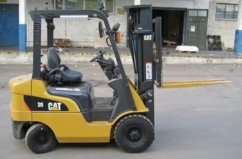 Продам вилочный погрузчик САТ DP20СNT дизель 2017г - фото № 1