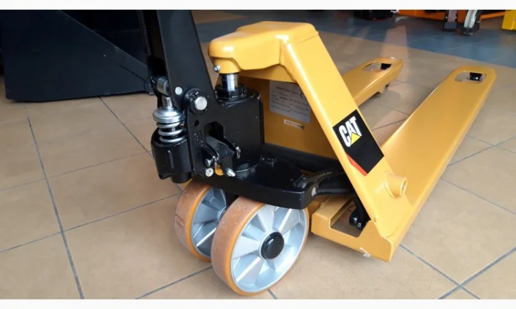 Гидравлическая тележка CBF25-MPTP Caterpillar - фото № 3