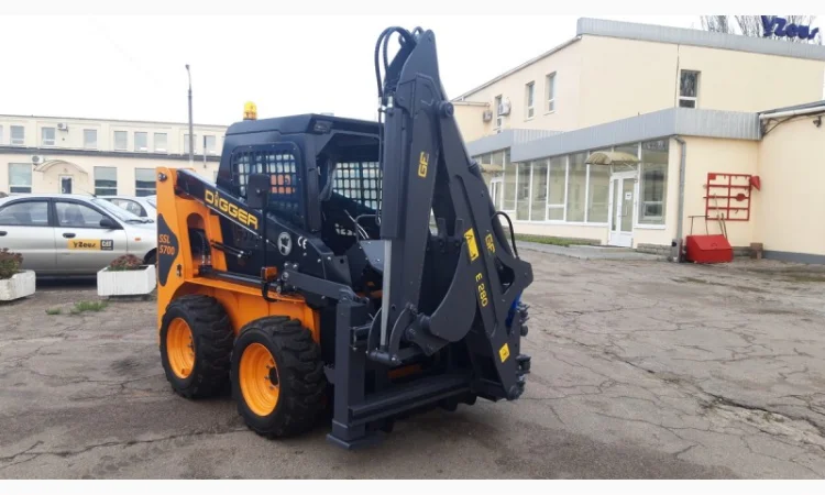 Ковшовый мини погрузчик SSL5700 (Южная Корея) с обратной лопатой (Италия) - фото № 1