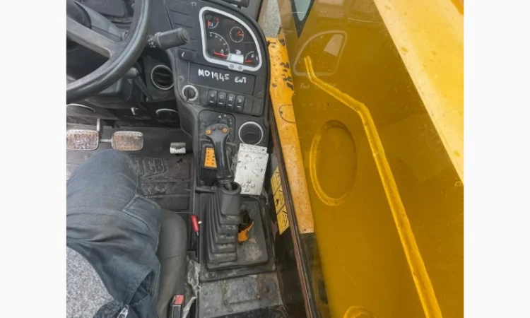 Продам телескопічний навантажувач JCB 531-70 - фото № 11