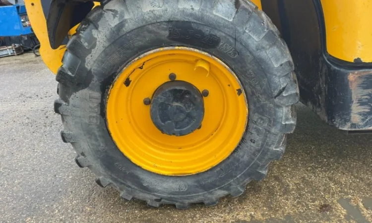 Продам телескопічний навантажувач JCB 531-70 - фото № 14