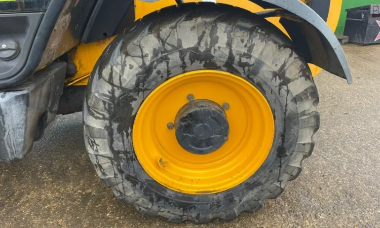 Продам телескопічний навантажувач JCB 531-70 - фото № 16