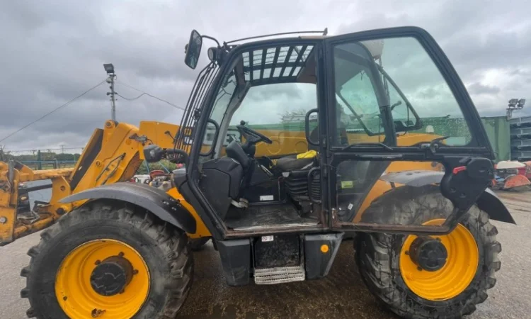 Продам телескопічний навантажувач JCB 531-70 - фото № 9