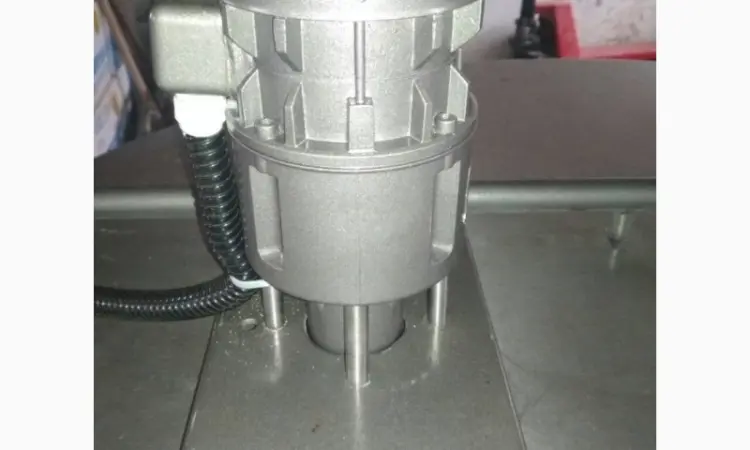 Танк охладитель молока б/у Alfa Laval 1000 открытого типа объёмом 1000 литров - фото № 4