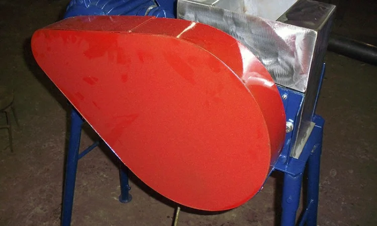 Ухорезка - машина нарезки соломкой (полоской) свиных ушей, кальмаров, рыбы, мяса - фото № 1