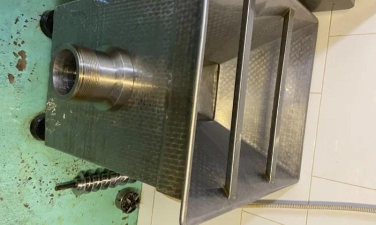 Промышленая МЯСОРУБКА, ВОЛЧОК Spomasz 130 (Польша) - фото № 1