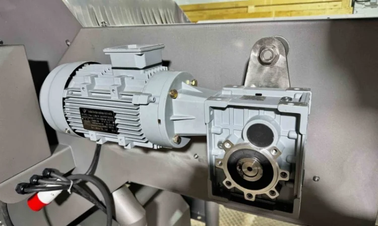 Барботажна ванна з конвеєром для миття зелені, ягід, овочів STvega BW L4000 - фото № 4