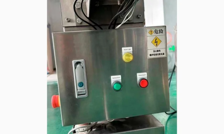 Машина напівавтоматична для ножового очищення моркви STvega KPel L500 - фото № 6