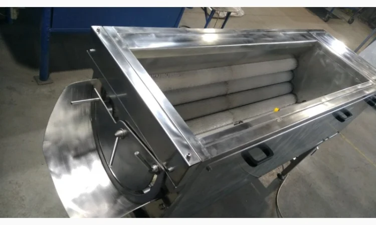 Порционная щеточная мойка для овощей, корнеплодов и орехов 1т/час - фото № 2