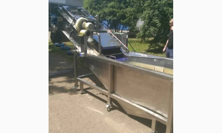 Барботажная моечная машина для ягод овощей фруктов с выгрузочным транспортером - фото № 2