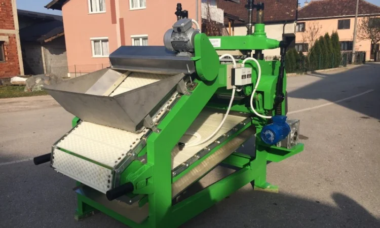 Машина для удаления косточек из вишни 1000 кг/час - фото № 1