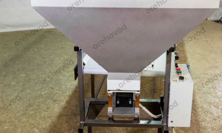 Інспекційний стіл для сортування волоського горіха - фото № 6