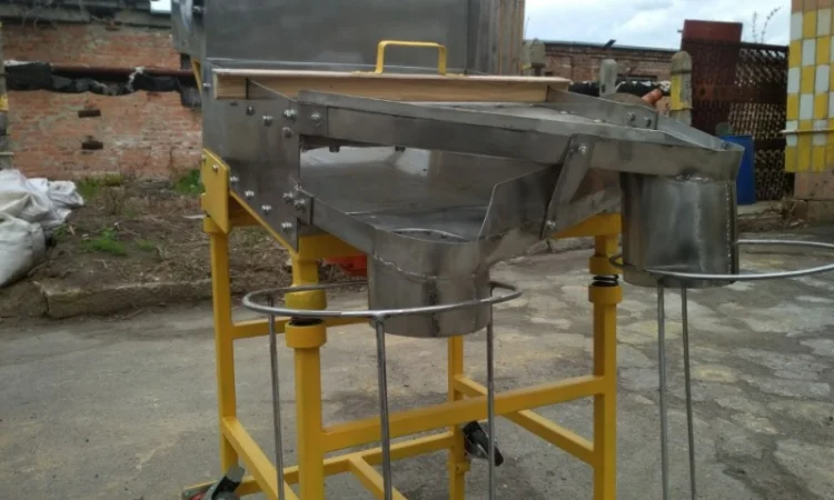 Вібросито (калібратор, просіювач) /Вибросито (калибратор, просеиватель, виброрешето) - фото № 2