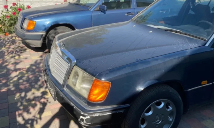 Обміняю 2 мерседеси 124 1990р. на зернові - фото № 1