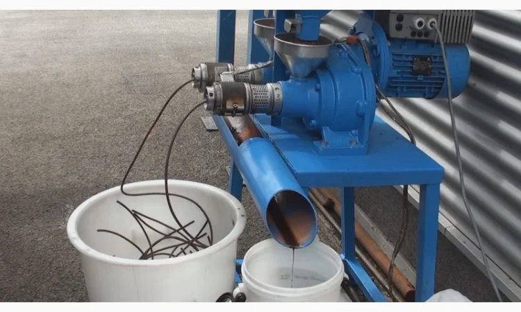 Малый пресс для отжима виноградной косточки, льна, кунжута, кокоса - фото № 1