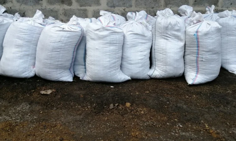 Грунтосмесь в мешках Киев торфосмесь Чернозем с торфом в мешках Киевская область - фото № 3