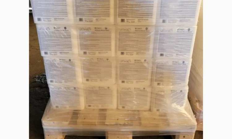 Сіль брикетована (лизунець)/Соль кормовая брикетированная (лизунец) - фото № 5