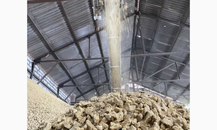 Продам соєвий жмих (шрот, макуха) роздріб та оптом. Корм для кур-несучок ДОСТАВКА - фото № 1