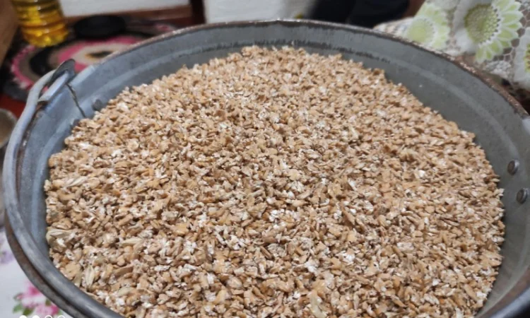 Продам Крупу пшеничну для тварин, виготовлену вальцевою плющілкою - фото № 2