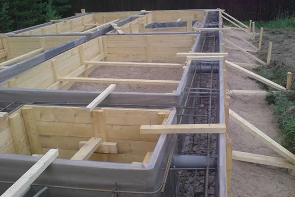 Строительство монолитного фундамента - качественные бетонные работы - фото № 1