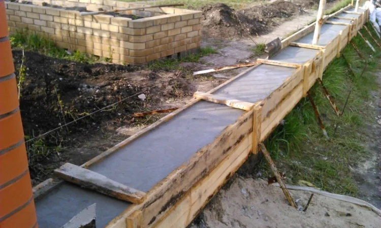 Бетонування стрічкових фундаментів під ключ у Києві - фото № 1