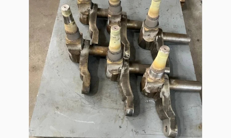 Напилення зношеного місця під підшипник поворотного кулака 669424 / 769637 Claas Lexion - фото № 2