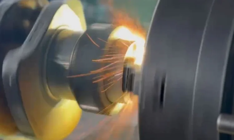 Ремонт колінвала 1950306 CAT C13 Відновлення місця під сальник - фото № 2