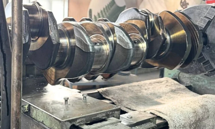 Ремонт колінвала 1950306 CAT C13 Відновлення місця під сальник - фото № 5