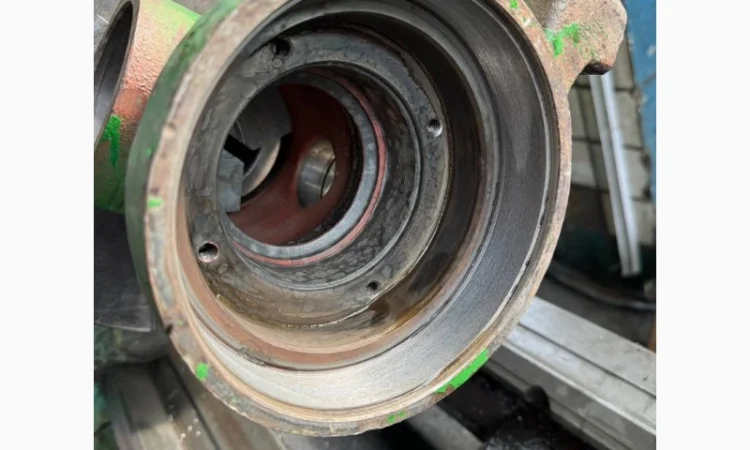 Відновлення місця під підшипник корпуса редуктора DE19785 John Deere - фото № 3