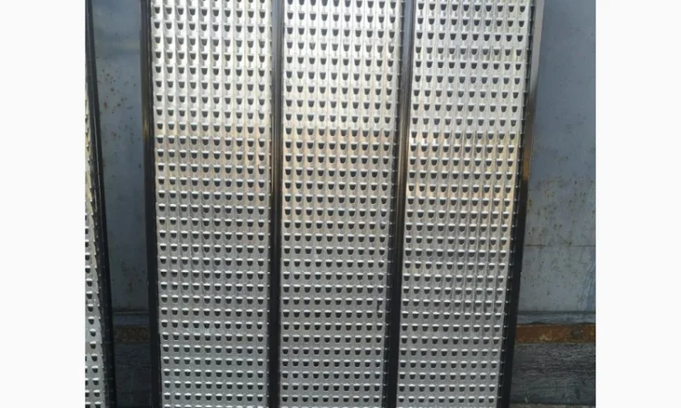 Решета, клавіші соломотряса, шнеки, підбарабання, ротори John Deere - фото № 1