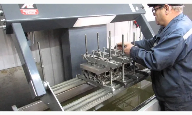 Ремонт головки блока цилиндров на спецтехнику - фото № 5