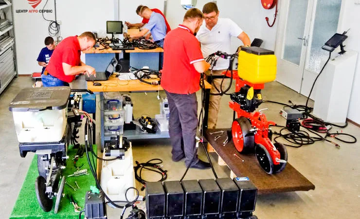 Ремонт, прошивка курсоуказателей, агронавигаторов - фото № 5