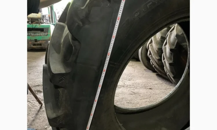 Сложные ремонты боковых порезов шин 710/75R42 Michelin - фото № 7