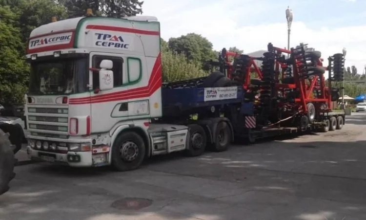 Услуги трала: перевозка тракторов, комбайнов и сельхозтехники в Кропивницком - фото № 1