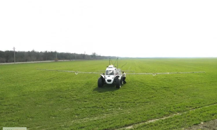 Внесение КАС агрокомплексом Роса - фото № 1