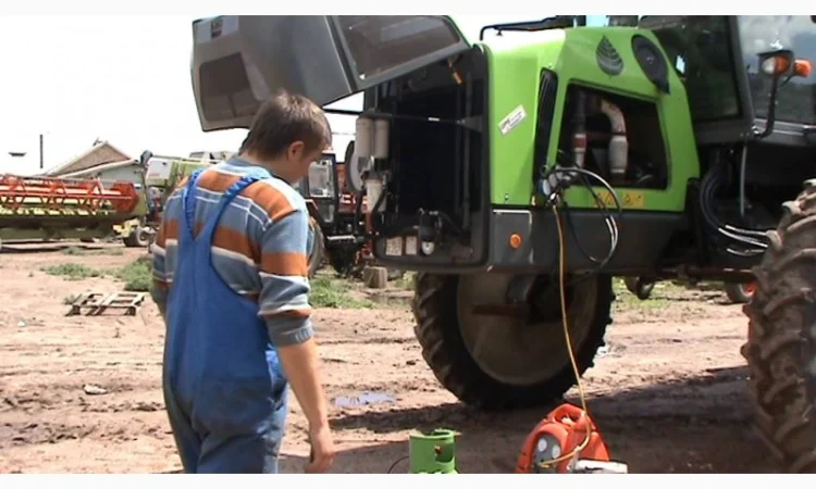 Заправка кондиционеров техники - комбайнов.тракторов.экскаваторов и тд - фото № 1