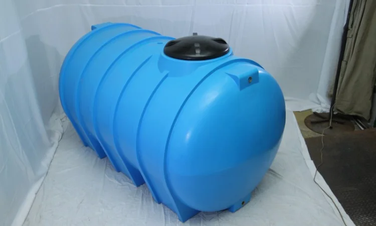 Пластиковые емкости и баки для воды - фото № 1