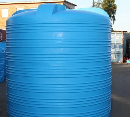 Пластиковая емкость - фото № 1