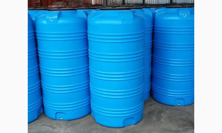 Пластиковая бочка для воды и хранения различных жидкостей - фото № 1