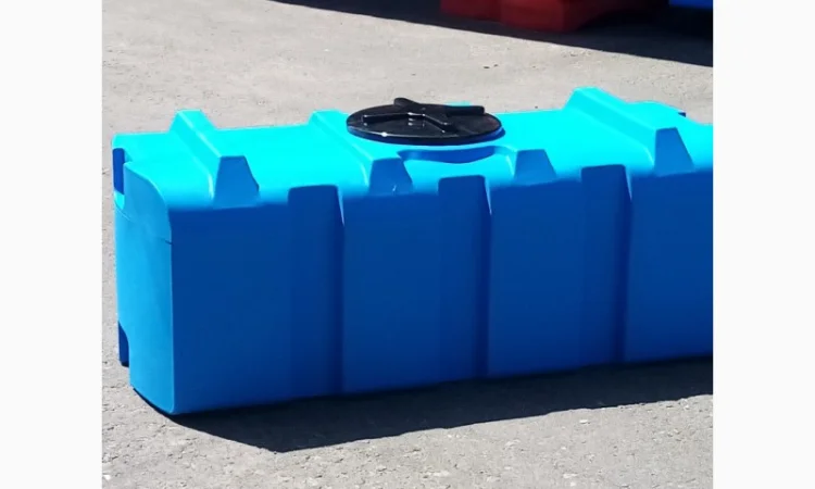 Пластиковый бак для воды – удобная емкость - фото № 1